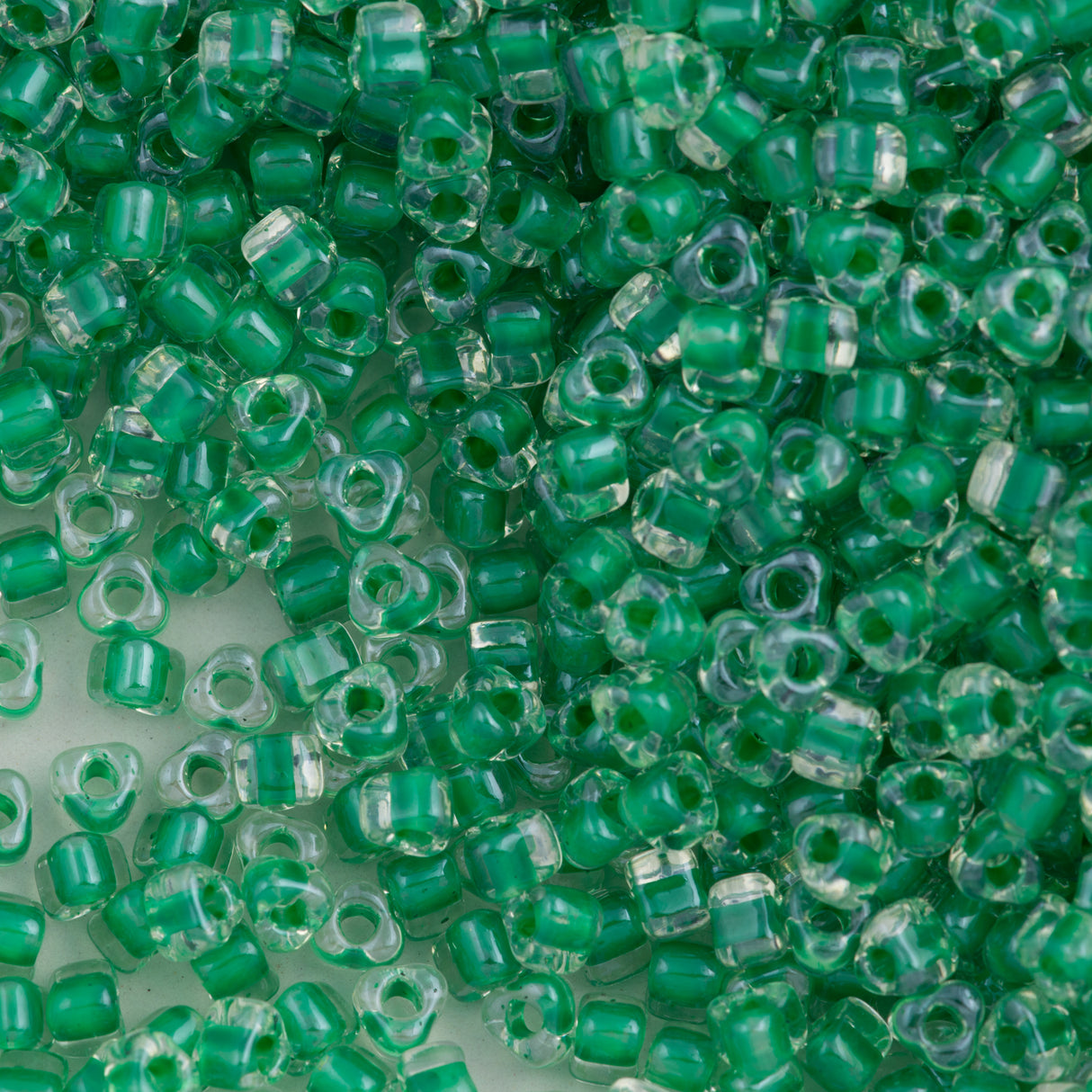 Miyuki Triangle Seed Bead 5/0 Inside Color Lined Kelly 15g (1130)