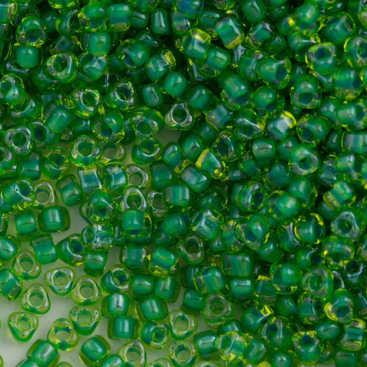 Miyuki Triangle Seed Bead 5/0 Amber Inside Color Lined Kelly 15g (1811)