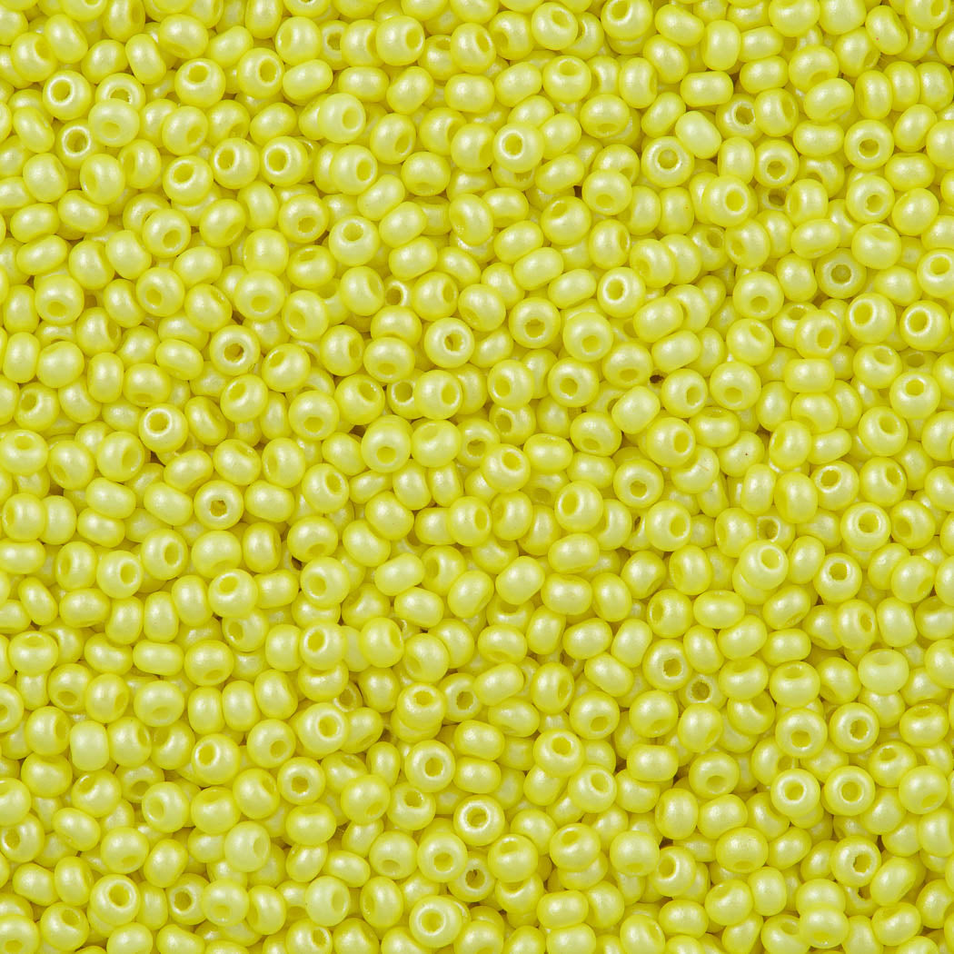 Czech Seed Bead 10/0 Dyed Shiny Yellow (23830)