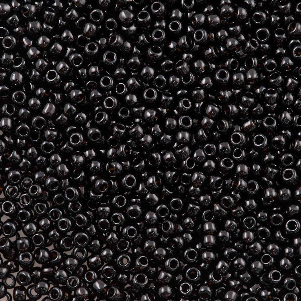 Toho Round Seed Bead 11/0 Transparent Root Bear (14)