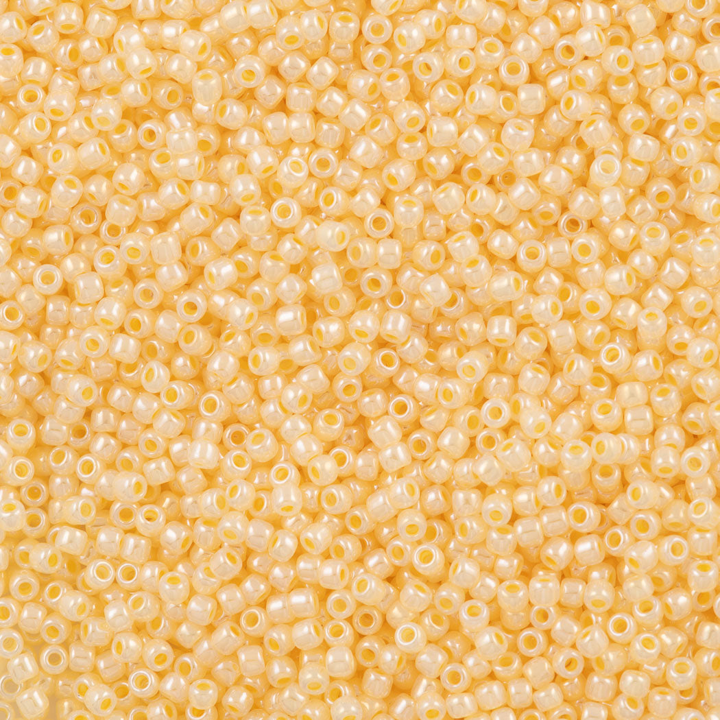 50g Toho Round Seed Bead 11/0 Ceylon Custard (903)