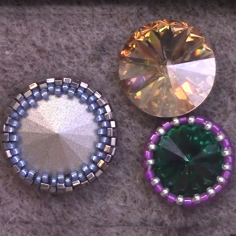 Tutorial to Bezel a Crystal Rivoli with Peyote Stitch