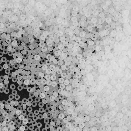 Miyuki Round Seed Bead 15/0 Matte Transparent Crystal 2-inch Tube (131F)