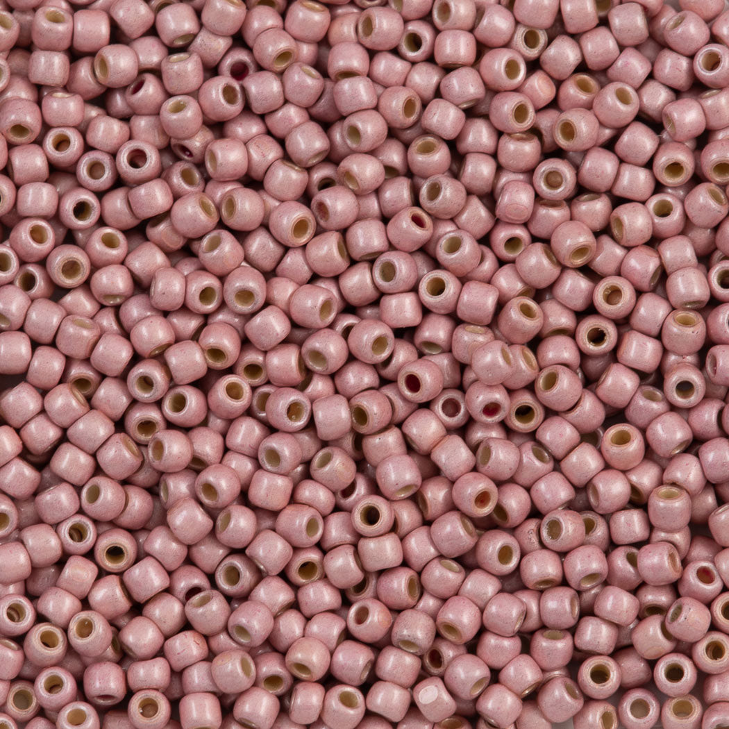 toho-6-0-round-seed-bead-552-