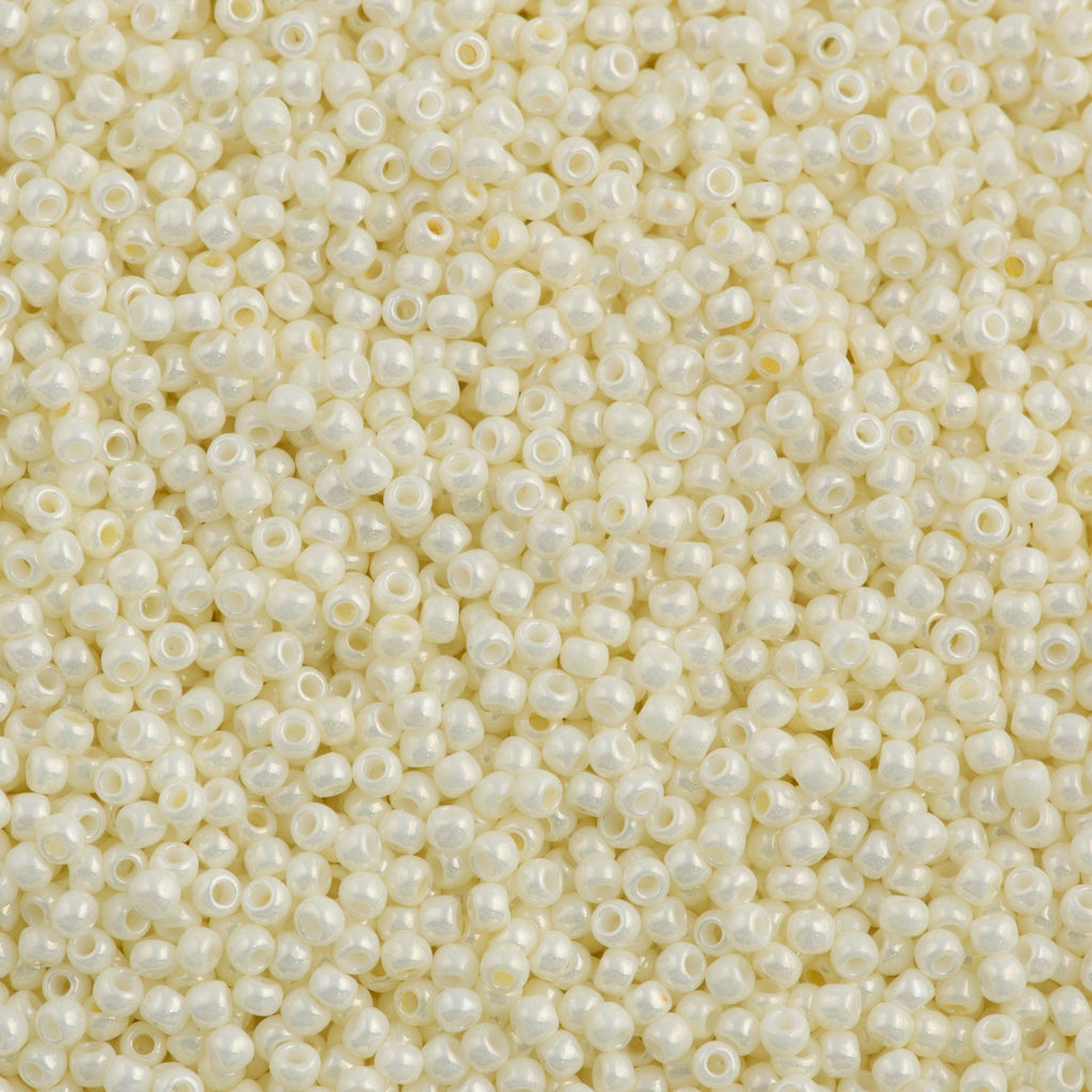 50g toho Round Seed Bead 8/0 Luster Buttermilk (122)
