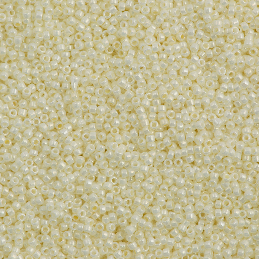 Toho Round Seed Bead 15/0 Luster Buttermilk 2.5-inch Tube (122)