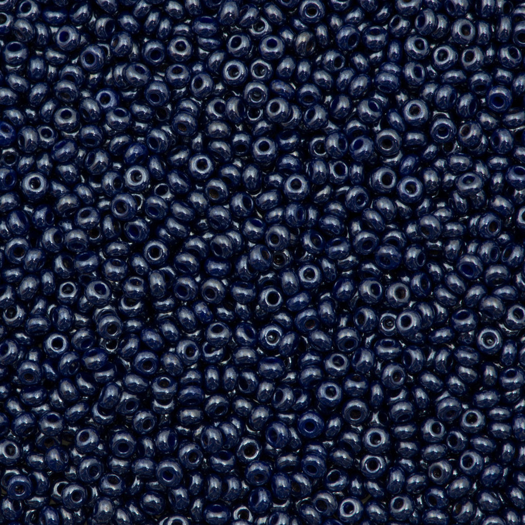 50g Czech Seed Bead 10/0 Opaque Grey Luster (33061)