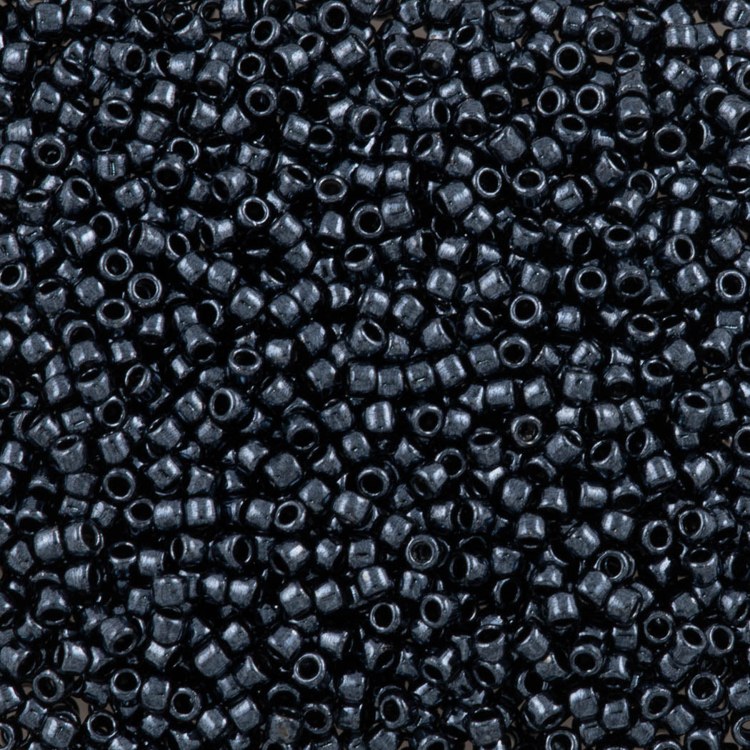 Toho Round Seed Bead 15/0 Metallic Hematite (81)