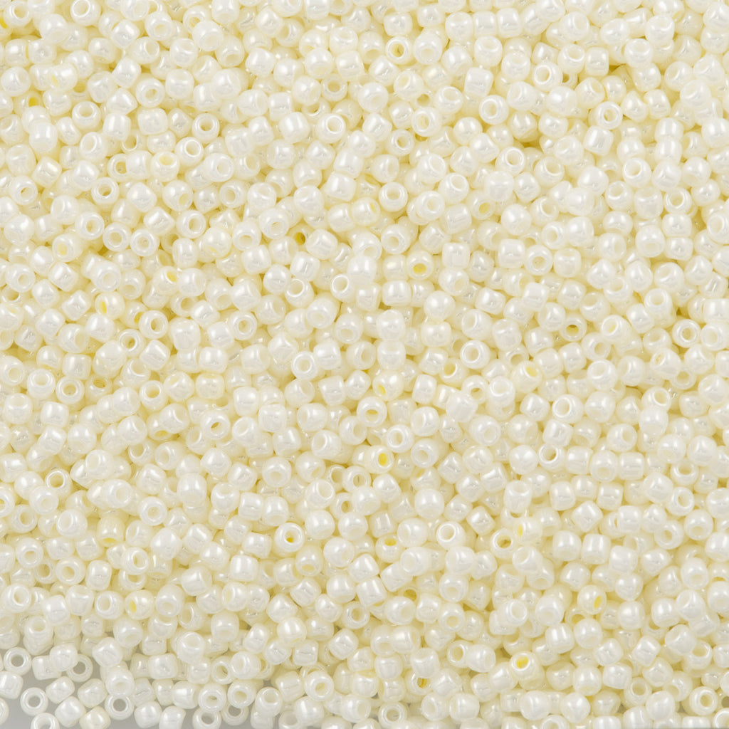 50g Toho Round Seed Bead 11/0 Opaque Luster Buttermilk (122)