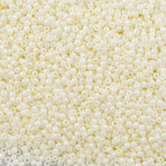 50g Toho Round Seed Beads 6/0 Buttermilk Luster (122)