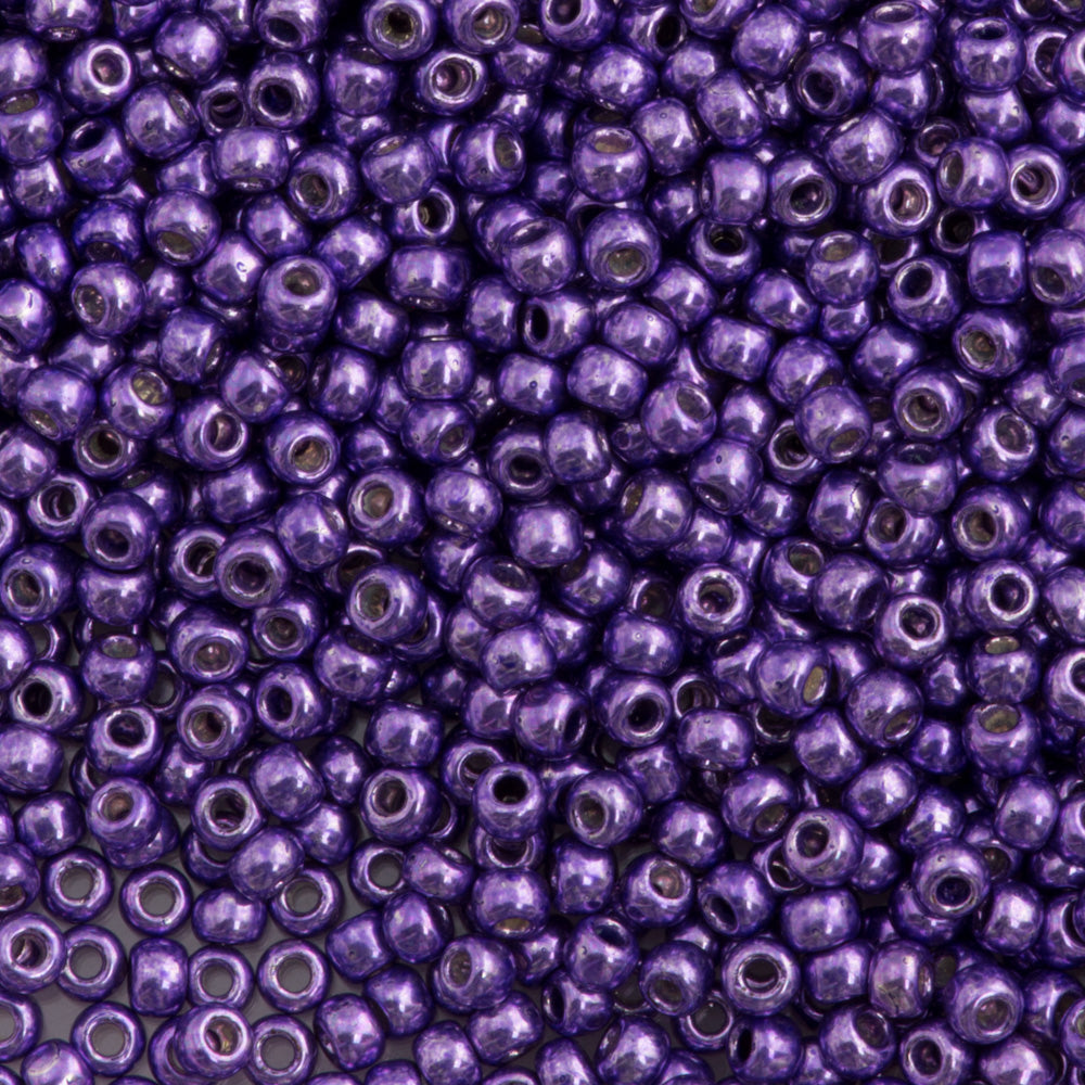 50g Toho Round Seed Bead 11/0 Metallic Polaris (567)