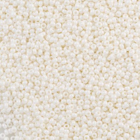 Czech Seed Bead 10/0 Opaque Cream (46381)