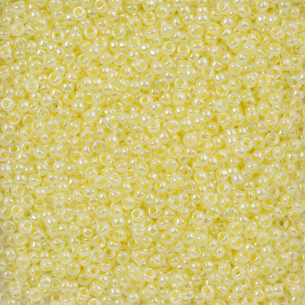 Miyuki Round Seed Bead 15/0 Lemon Ice Ceylon (514)