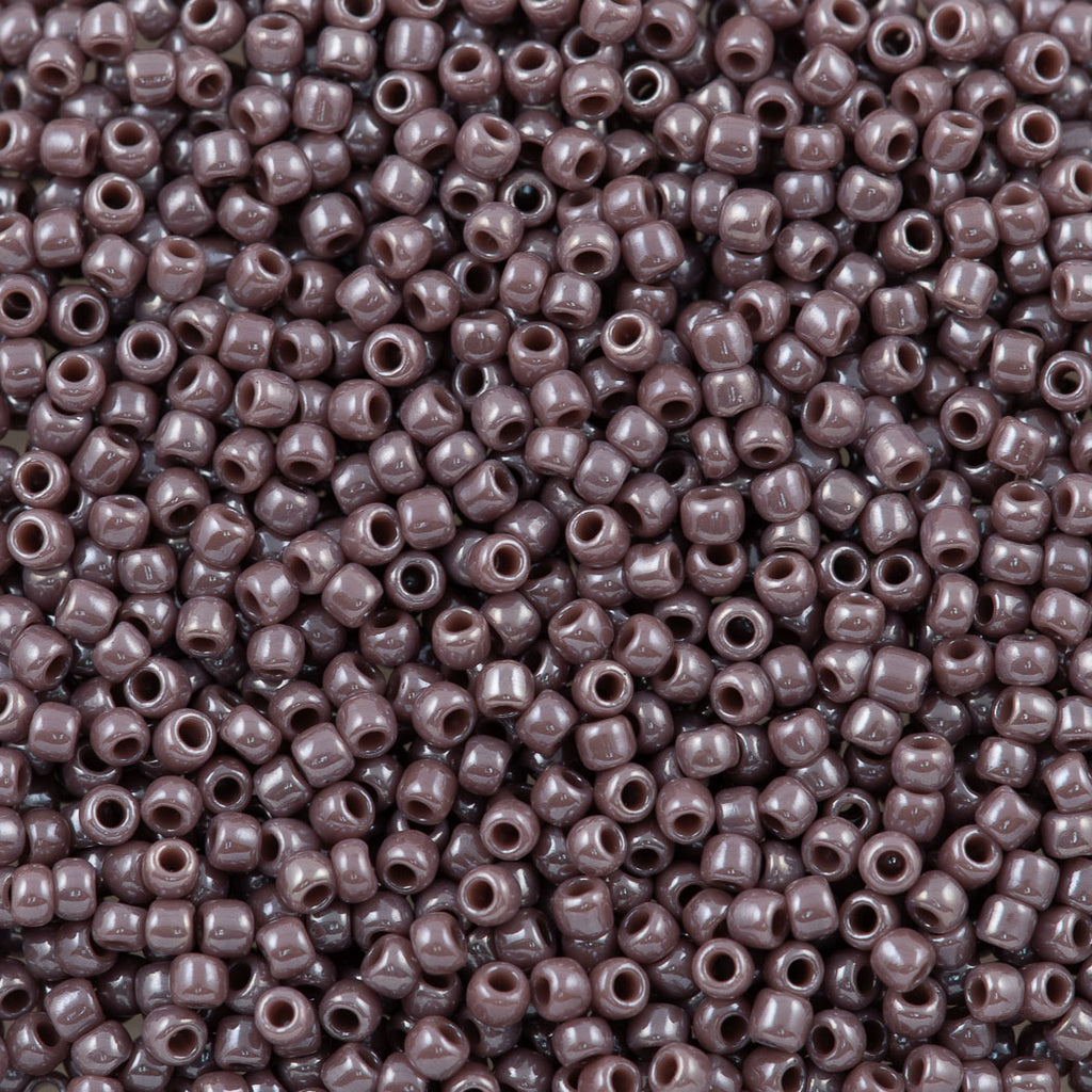 Toho Round Seed Bead 11/0 Opaque Lavender Luster (133)