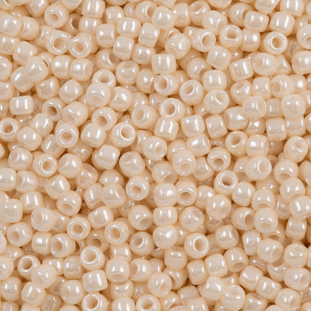 50g Toho Round Seed Beads 6/0 Opaque Cream Luster (123)